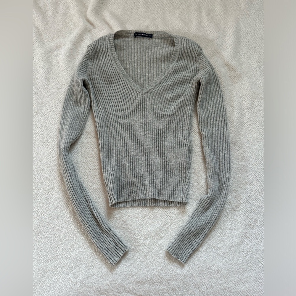 Brandy Melville sweater
